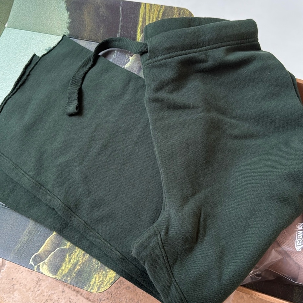 Frank & Eileen medium Catherine sweat pants.  Dark green.